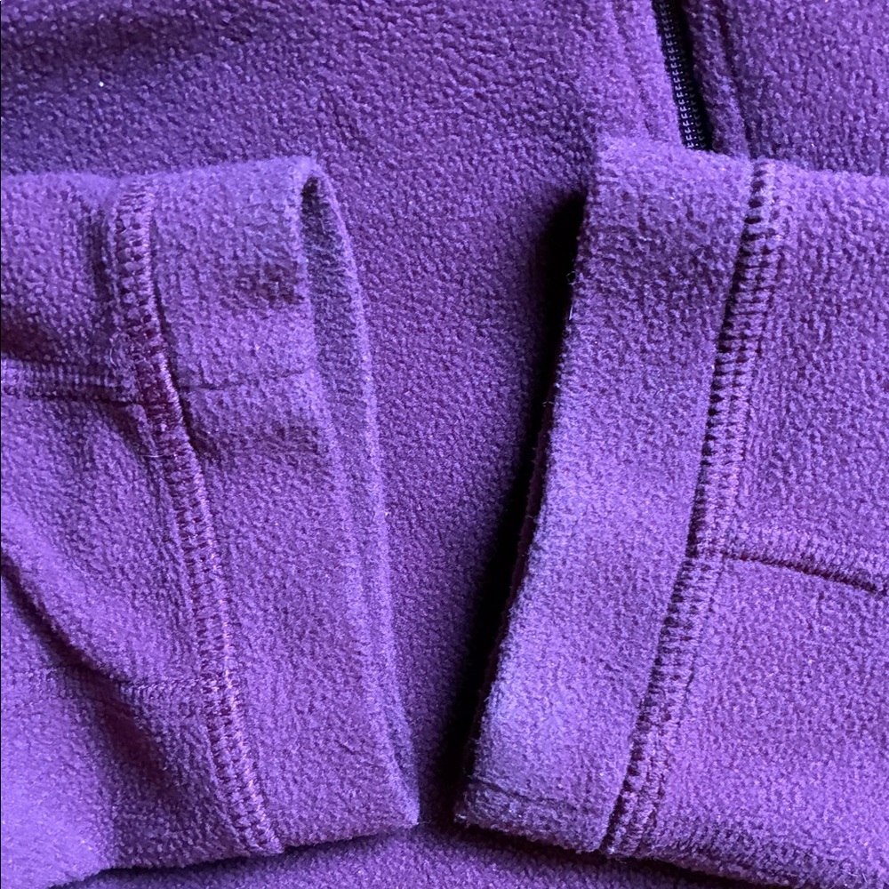 L.L. Bean Men's cranberry quarter zip fleece - Picture 5 of 8